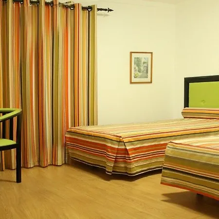 Zodiaco Hotell Quarteira